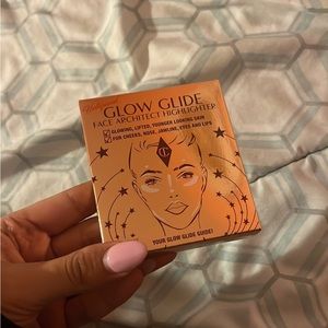 Charlotte Tilbury highlighter